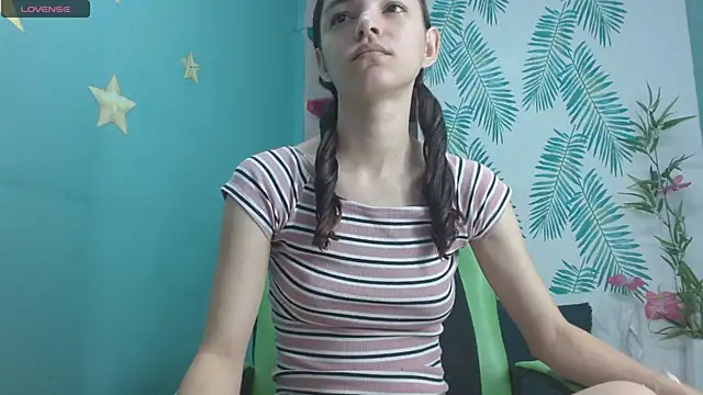 Mia-kalinfa online show from January 2025 12:19:01 PM