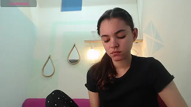 Mia-kalinfa online show from February 2025 06:27:02 PM