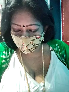 Snapshot of maniisha chatting on April 2026 05:21:02 PM maniisha online show from April 2026 05:21:02 PM