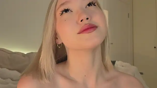 Snapshot of milli_sun_ chatting on January 2026 05:11:01 AM milli sun online show from January 2026 05:11:01 AM