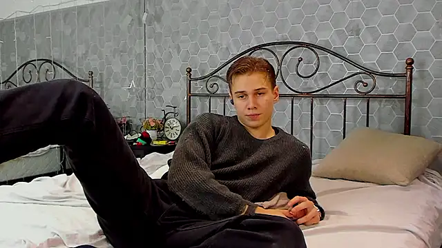 Marcus Swampov online show from December 2024 03:25:02 PM