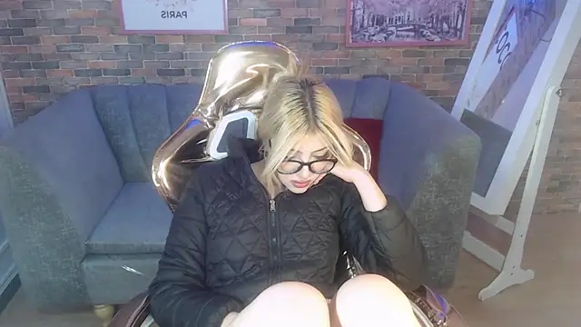 Kitty fox b online show from March 2025 03:49:02 PM