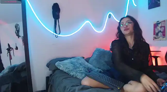 katianzayn online show from December 2024 04:56:02 AM