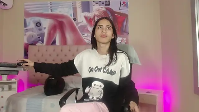 Snapshot of alice_sofia chatting on February 2025 01:44:01 PM alice sofia online show from February 2025 01:44:01 PM