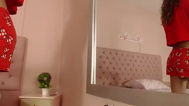 Snapshot of alice_sofia chatting on October 2025 12:59:01 PM alice sofia online show from October 2025 12:59:01 PM