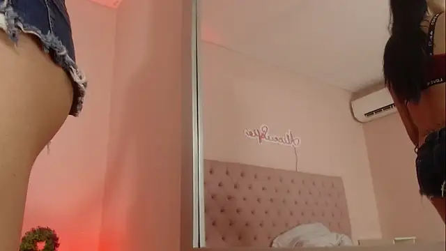 Snapshot of alice_sofia chatting on November 2025 01:22:02 PM alice sofia online show from November 2025 01:22:02 PM