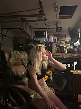 Snapshot of torilux chatting on January 2025 03:46:01 AM torilux online show from January 2025 03:46:01 AM