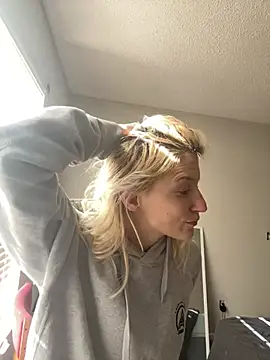 Snapshot of torilux chatting on January 2025 05:00:01 PM torilux online show from January 2025 05:00:01 PM