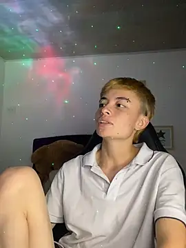 Snapshot of nico_18x chatting on February 2025 11:04:02 PM nico 18x online show from February 2025 11:04:02 PM