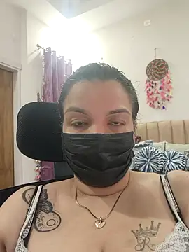 Snapshot of Archi-07 chatting on November 2025 07:52:01 AM Archi-07 online show from November 2025 07:52:01 AM