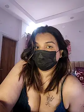 Snapshot of Archi-07 chatting on November 2025 09:15:01 AM Archi-07 online show from November 2025 09:15:01 AM