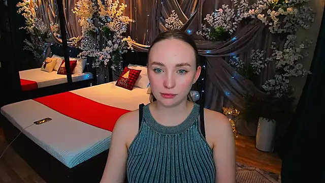 Snapshot of TrueReincarnation chatting on January 2025 01:52:01 AM TrueReincarnation online show from January 2025 01:52:01 AM
