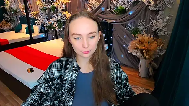 Snapshot of TrueReincarnation chatting on February 2025 04:14:01 PM TrueReincarnation online show from February 2025 04:14:01 PM
