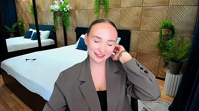 Snapshot of TrueReincarnation chatting on September 2025 04:06:02 PM TrueReincarnation online show from September 2025 04:06:02 PM