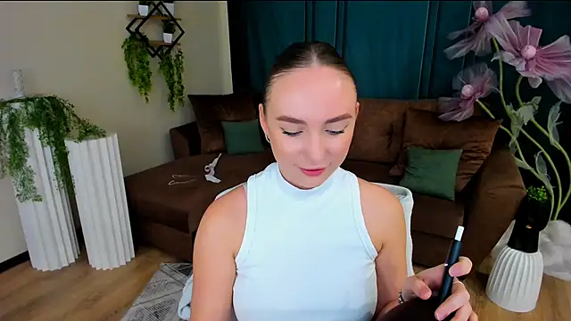 Snapshot of TrueReincarnation chatting on September 2025 01:20:01 AM TrueReincarnation online show from September 2025 01:20:01 AM