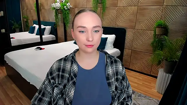 Snapshot of TrueReincarnation chatting on October 2025 10:45:01 AM TrueReincarnation online show from October 2025 10:45:01 AM