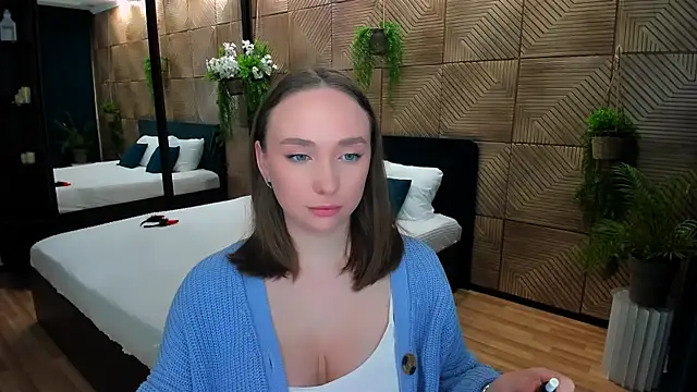 Snapshot of TrueReincarnation chatting on October 2025 10:24:01 AM TrueReincarnation online show from October 2025 10:24:01 AM