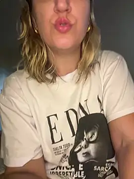 Snapshot of Bia_sexynovaes chatting on March 2025 09:15:02 PM Bia sexynovaes online show from March 2025 09:15:02 PM