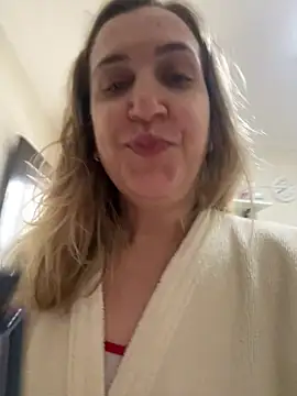Snapshot of Bia_sexynovaes chatting on June 2026 12:07:02 PM Bia sexynovaes online show from June 2026 12:07:02 PM