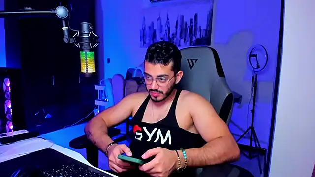 BrunoD31 online show from December 2025 04:41:02 AM