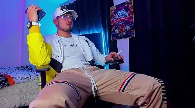 Giomar Reyes online show from January 2025 04:00:01 AM