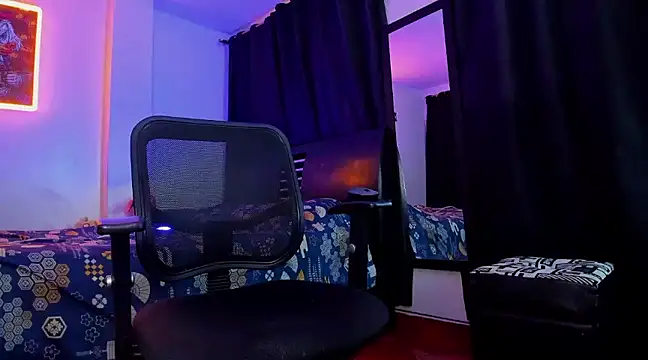 Giomar Reyes online show from February 2025 03:07:01 AM