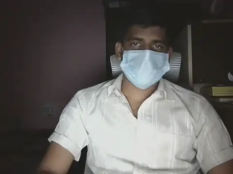 Snapshot of KissesBoyAD chatting on October 2025 08:31:01 PM KissesBoyAD online show from October 2025 08:31:01 PM