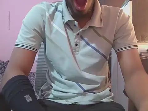 Snapshot of KissesBoyAD chatting on November 2025 04:47:01 AM KissesBoyAD online show from November 2025 04:47:01 AM