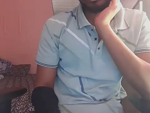 Snapshot of KissesBoyAD chatting on November 2025 05:49:01 PM KissesBoyAD online show from November 2025 05:49:01 PM