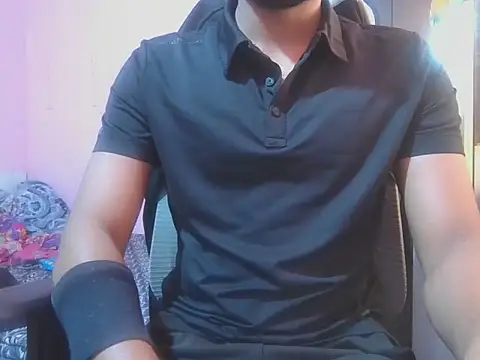 Snapshot of KissesBoyAD chatting on December 2025 08:38:01 PM KissesBoyAD online show from December 2025 08:38:01 PM