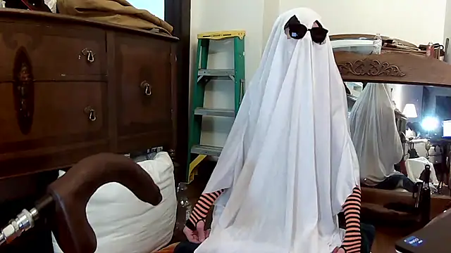 MaxJr8008 online show from October 2025 06:59:01 AM