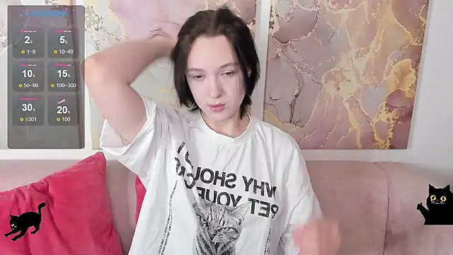 fiamoory online show from April 2026 01:21:01 AM