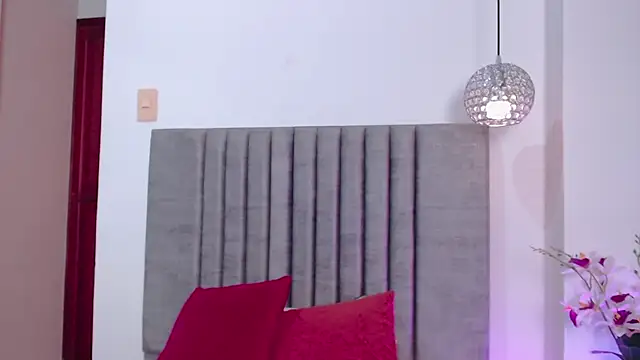 LaraGoldd online show from February 2025 06:20:02 PM