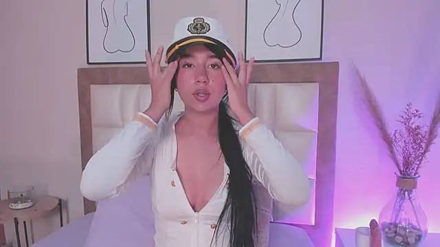 LaraGoldd online show from October 2025 10:51:01 PM