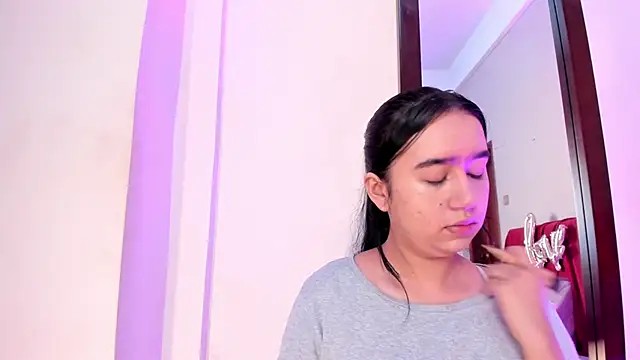 LaraGoldd online show from February 2026 12:51:02 AM