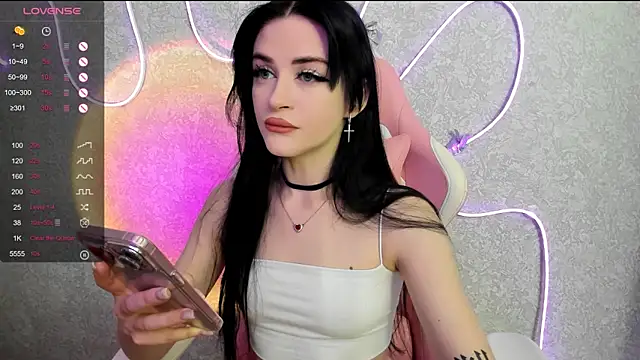 Snapshot of Molly_Crystall chatting on June 2026 02:11:02 AM Molly Crystall online show from June 2026 02:11:02 AM