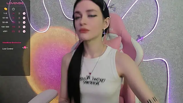 Snapshot of Molly_Crystall chatting on July 2026 03:52:02 AM Molly Crystall online show from July 2026 03:52:02 AM
