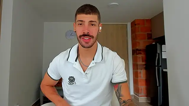 Guyinthemountain online show from December 2024 03:44:02 PM