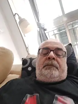 Satiro Sevilla online show from December 2025 02:48:01 PM