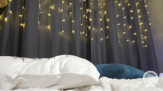 norakisses online show from February 2025 08:21:01 PM