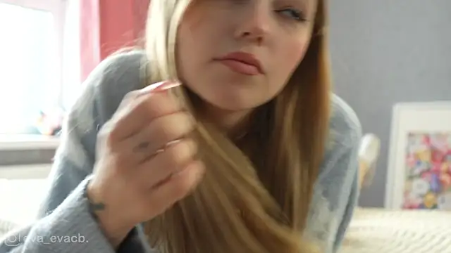 norakisses online show from March 2025 09:58:02 AM