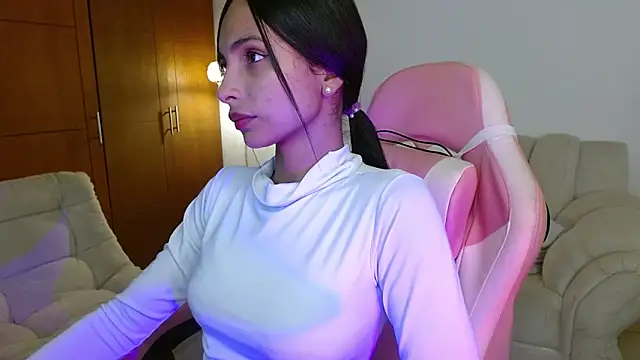 Snapshot of AnnitaSerna_ chatting on March 2026 03:34:01 AM AnnitaSerna online show from March 2026 03:34:01 AM