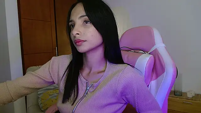 Snapshot of AnnitaSerna_ chatting on April 2026 03:29:02 AM AnnitaSerna online show from April 2026 03:29:02 AM