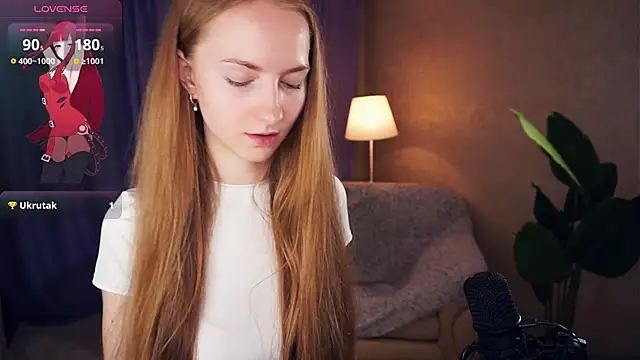 EsmaCarll online show from March 2025 08:52:01 PM