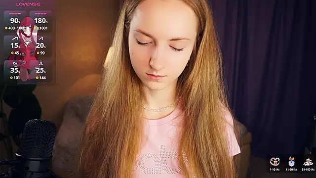 EsmaCarll online show from March 2025 08:32:02 PM