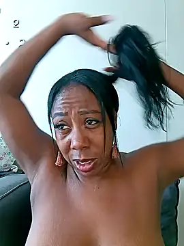 Snapshot of IsabellaaSmith chatting on December 2024 05:04:02 PM IsabellaaSmith online show from December 2024 05:04:02 PM