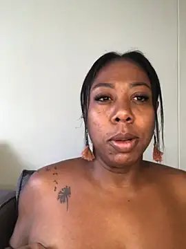 Snapshot of IsabellaaSmith chatting on January 2025 01:03:02 PM IsabellaaSmith online show from January 2025 01:03:02 PM