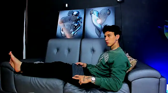 JUSTIN FULLER1 online show from December 2024 03:06:01 PM