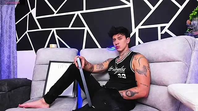 JUSTIN FULLER1 online show from February 2025 12:10:02 AM