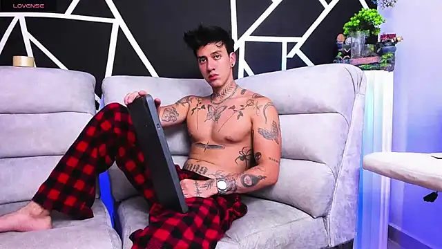 JUSTIN FULLER1 online show from February 2025 10:42:01 PM